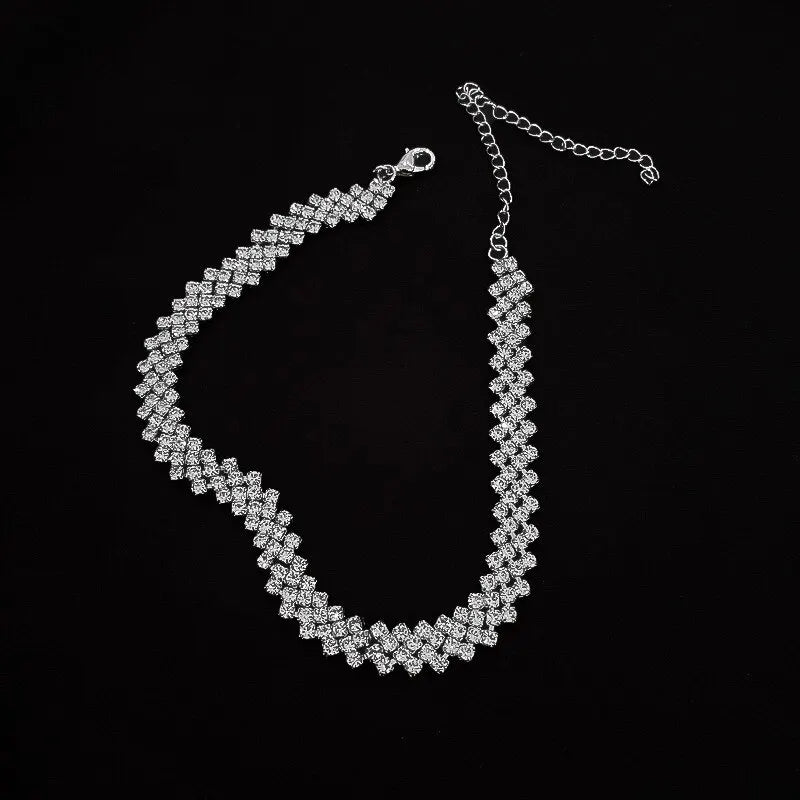 Collier luxueux et brillant en strass pour femmes
