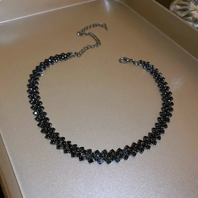 Collier luxueux et brillant en strass pour femmes